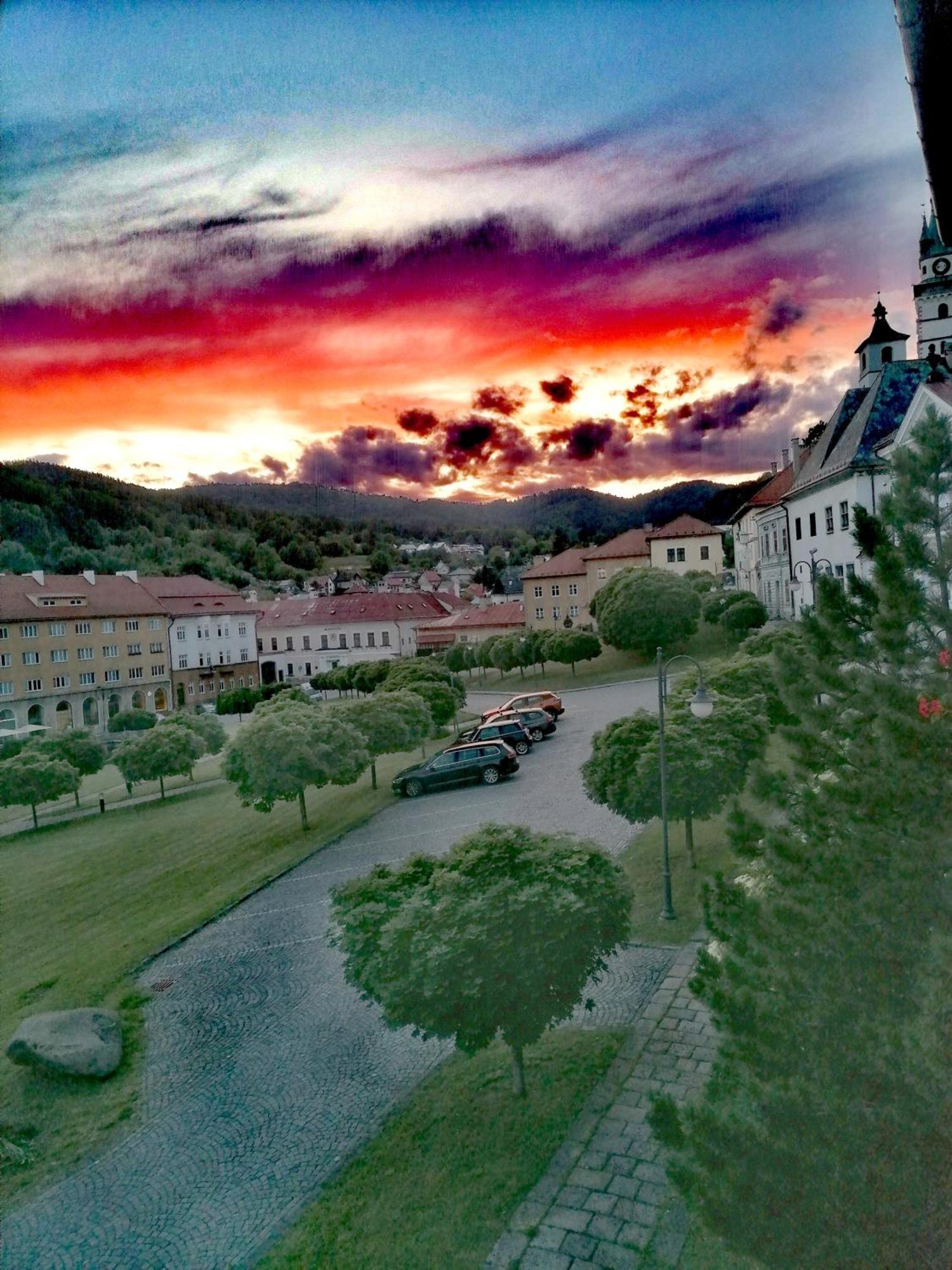 Gothic House Apartments Kremnica Bagian luar foto